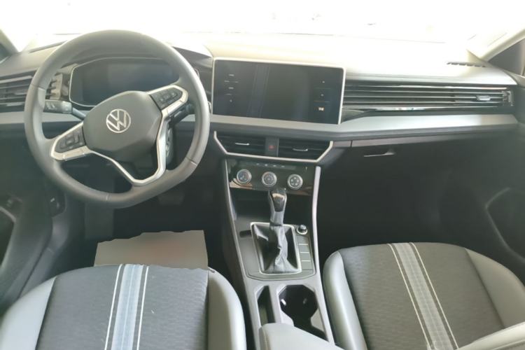 Used Volkswagen Sagitar 2023 300TSI DSG Flyover Edition Center Console