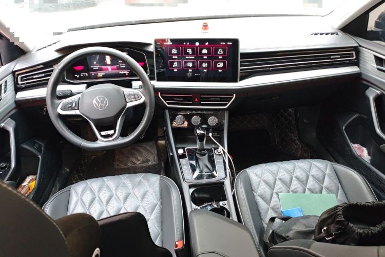 Used Volkswagen Sagitar 2023 300TSI DSG Excellence Edition Center Console