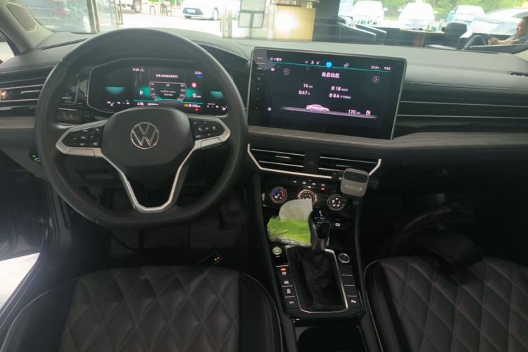 Used Volkswagen Sagitar 2023 300TSI DSG Excellence Edition Center Console