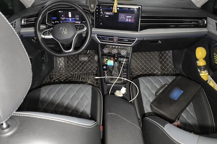 Used Volkswagen Sagitar 2023 300TSI DSG Excellence Edition Center Console