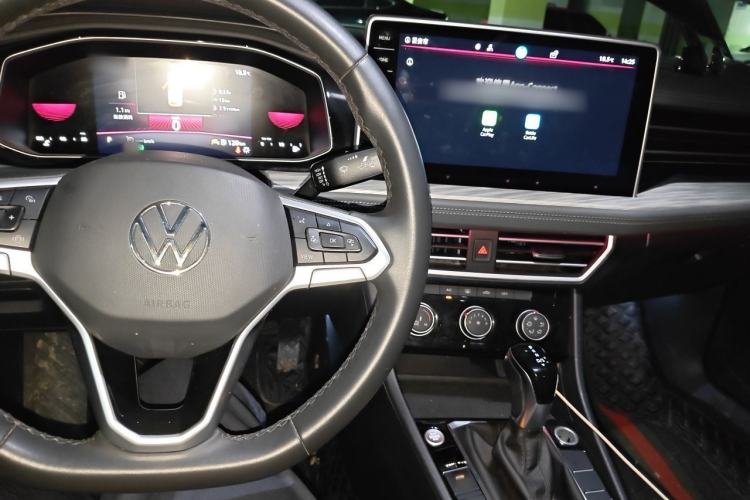 Used Volkswagen Sagitar 2023 300TSI DSG Excellence Edition Center Console