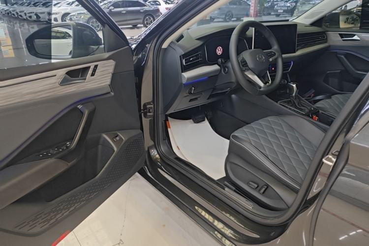 Used Volkswagen Sagitar 2023 300TSI DSG Excellence Edition Driver Seat