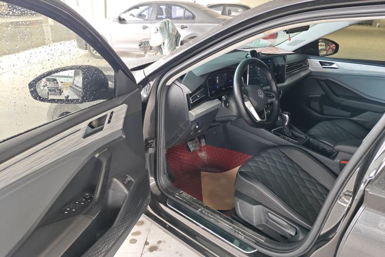 Used Volkswagen Sagitar 2023 300TSI DSG Excellence Edition Driver Seat