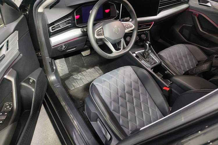 Used Volkswagen Sagitar 2023 300TSI DSG Excellence Edition Driver Seat