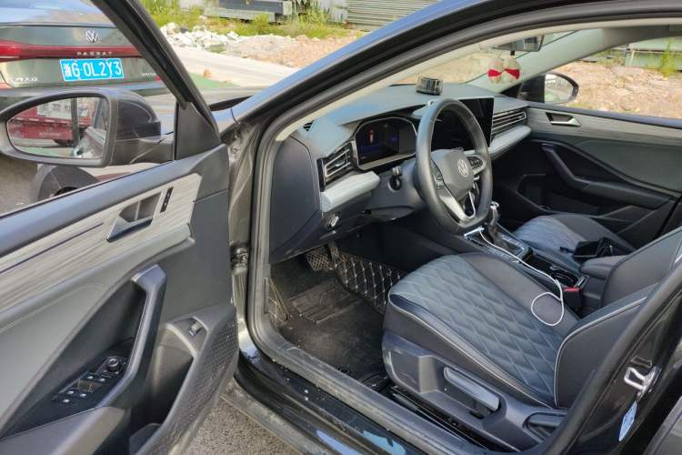 Used Volkswagen Sagitar 2023 300TSI DSG Excellence Edition Driver Seat
