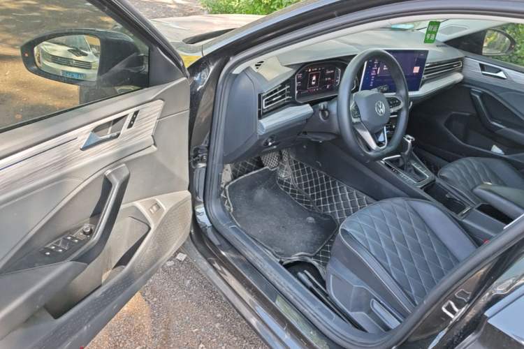Used Volkswagen Sagitar 2023 280TSI DSG Excellence Plus Edition Driver Seat