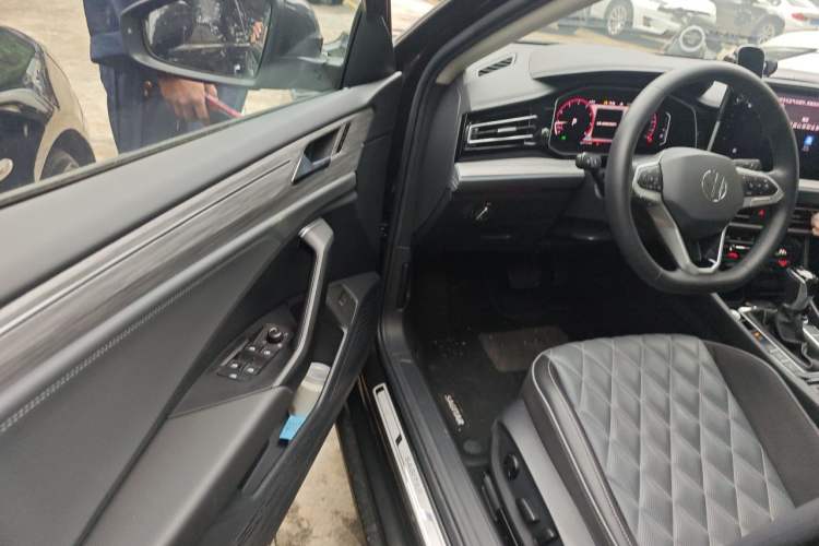 Used Volkswagen Sagitar 2023 300TSI DSG Excellence Edition Driver Seat