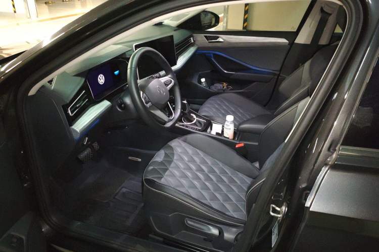 Used Volkswagen Sagitar 2023 280TSI DSG Excellence Plus Edition Driver Seat