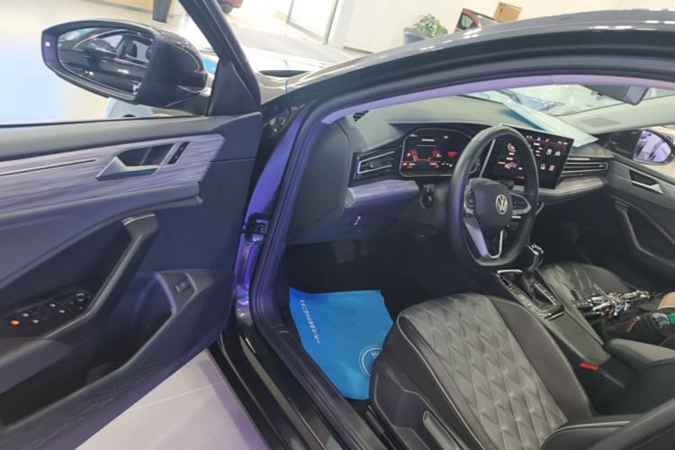 Used Volkswagen Sagitar 2023 300TSI DSG Excellence Edition Driver Seat