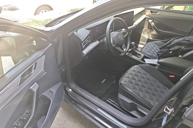 Used Volkswagen Sagitar 2023 200TSI DSG Excellence Edition Driver Seat