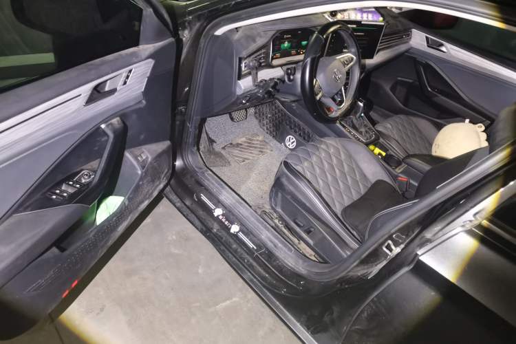 Used Volkswagen Sagitar 2023 280TSI DSG Excellence Edition Driver Seat