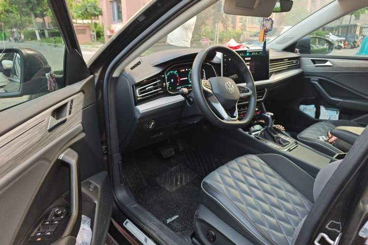 Used Volkswagen Sagitar 2023 300TSI DSG Excellence Edition Driver Seat