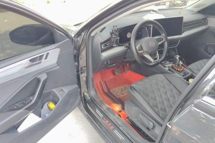 Used Volkswagen Sagitar 2023 300TSI DSG Excellence Edition Driver Seat