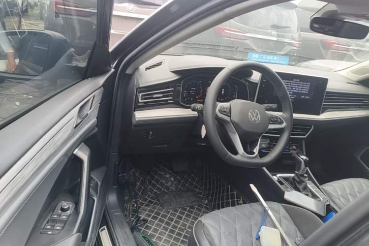 Used Volkswagen Sagitar 2023 300TSI DSG Excellence Edition Driver Seat