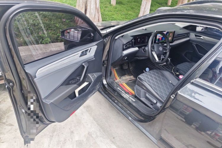 Used Volkswagen Sagitar 2023 300TSI DSG Excellence Edition Driver Seat