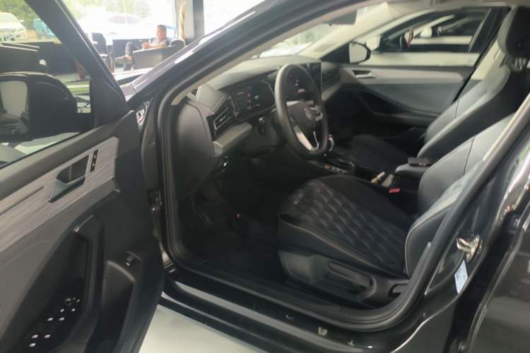 Used Volkswagen Sagitar 2023 300TSI DSG Excellence Edition Driver Seat