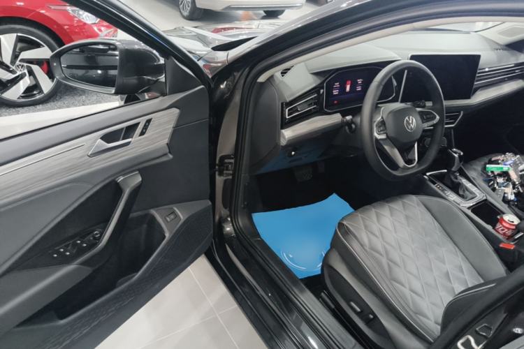 Used Volkswagen Sagitar 2023 300TSI DSG Excellence Edition Driver Seat