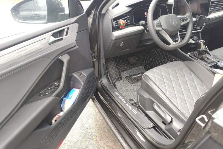 Used Volkswagen Sagitar 2023 300TSI DSG Excellence Edition Driver Seat