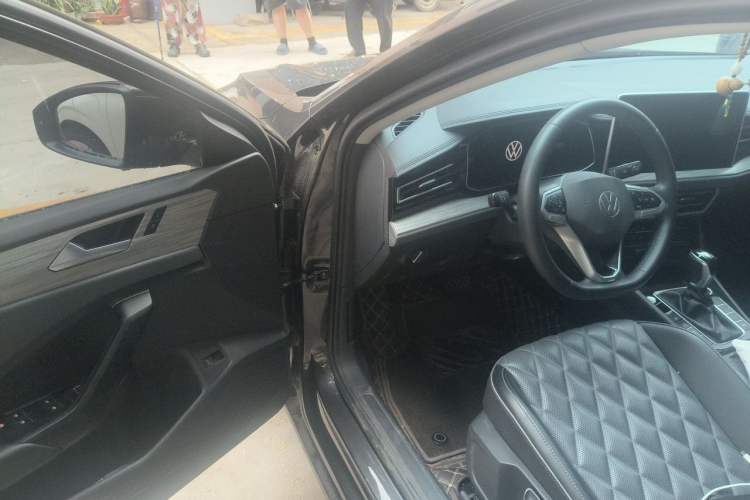 Used Volkswagen Sagitar 2023 200TSI DSG Flyover Edition Driver Seat
