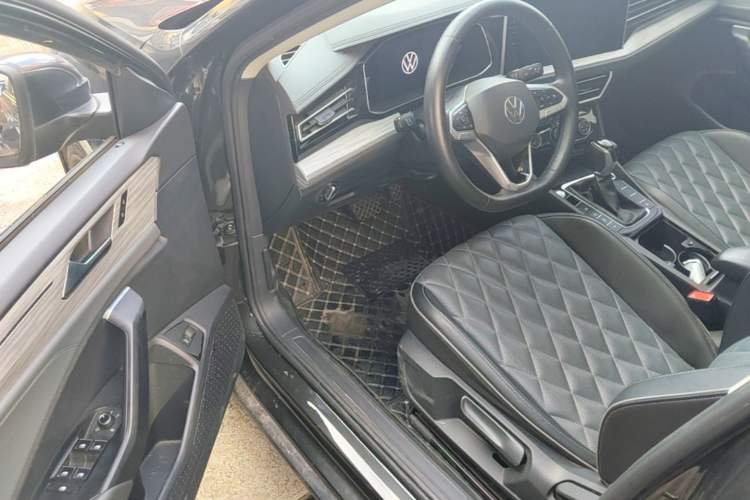 Used Volkswagen Sagitar 2023 300TSI DSG Excellence Edition Driver Seat
