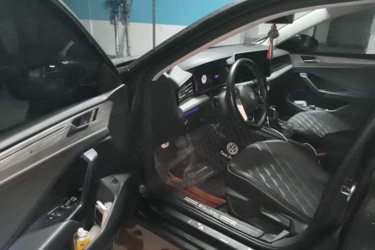Used Volkswagen Sagitar 2023 300TSI DSG Excellence Edition Driver Seat