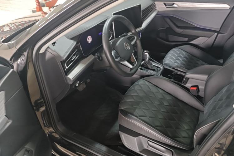 Used Volkswagen Sagitar 2023 300TSI DSG Excellence Edition Driver Seat