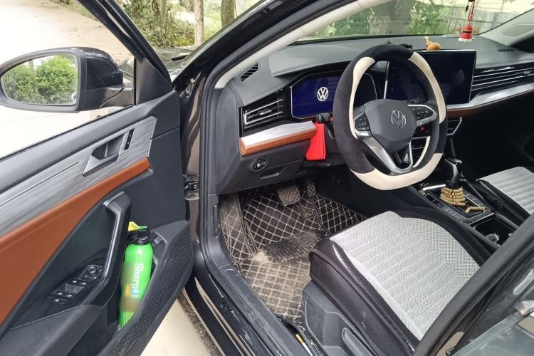 Used Volkswagen Sagitar 2023 280TSI DSG Excellence Plus Edition Driver Seat