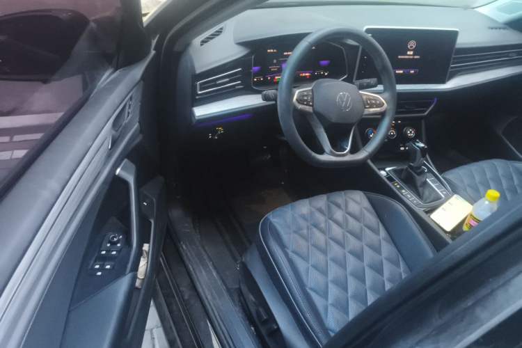 Used Volkswagen Sagitar 2023 300TSI DSG Excellence Edition Driver Seat