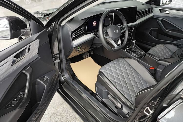 Used Volkswagen Sagitar 2023 300TSI DSG Excellence Edition Driver Seat