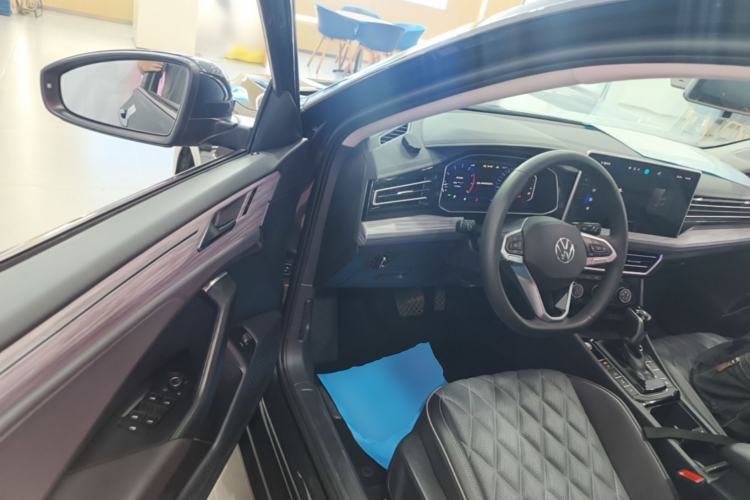 Used Volkswagen Sagitar 2023 300TSI DSG Excellence Edition Driver Seat