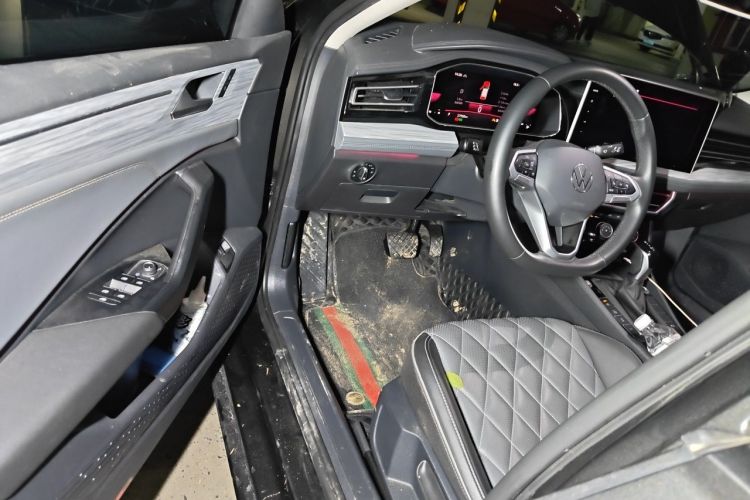 Used Volkswagen Sagitar 2023 300TSI DSG Excellence Edition Driver Seat
