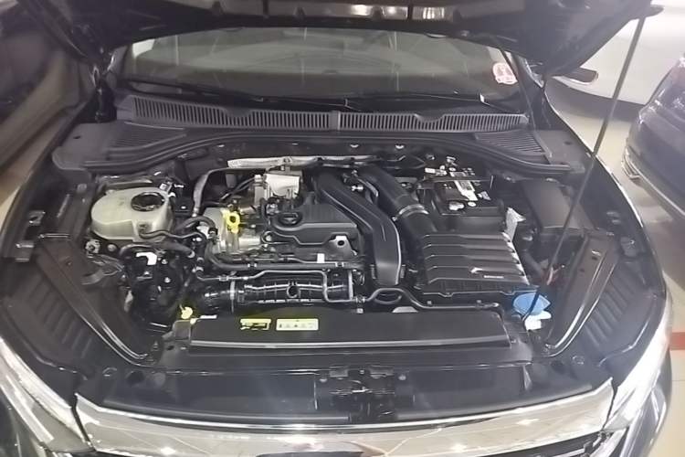Used Volkswagen Sagitar 2023 300TSI DSG Excellence Edition Engine Bay