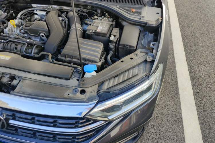 Used Volkswagen Sagitar 2023 300TSI DSG Excellence Edition Engine Bay Left