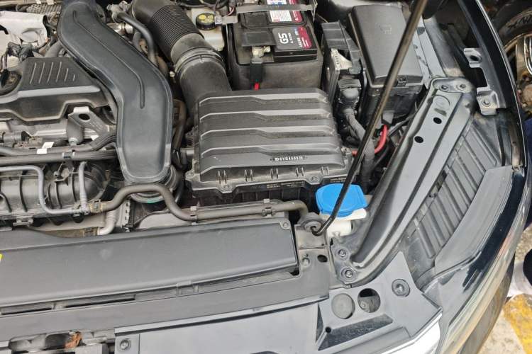 Used Volkswagen Sagitar 2023 300TSI DSG Excellence Edition Engine Bay Left
