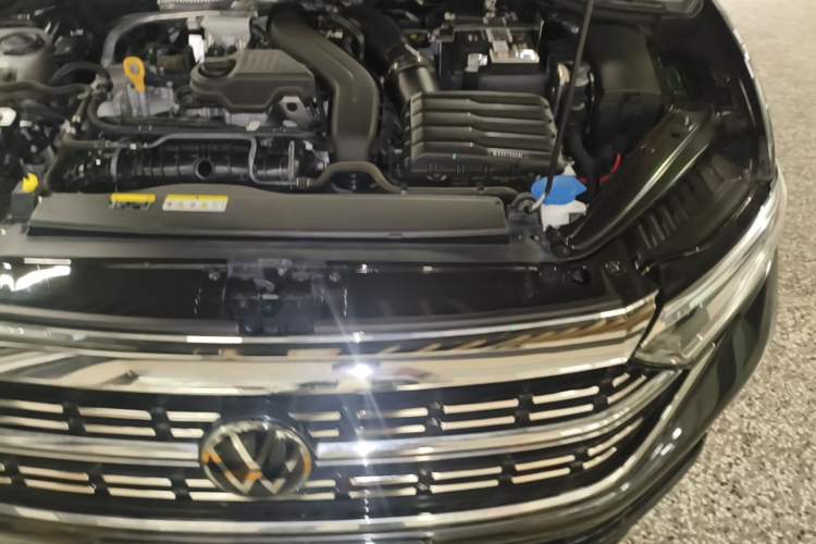 Used Volkswagen Sagitar 2023 300TSI DSG Excellence Edition Engine Bay Left