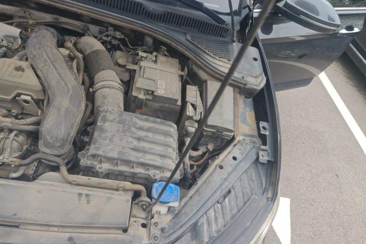 Used Volkswagen Sagitar 2023 300TSI DSG Excellence Edition Engine Bay Left