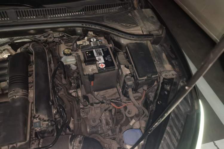 Used Volkswagen Sagitar 2023 280TSI DSG Excellence Edition Engine Bay Left