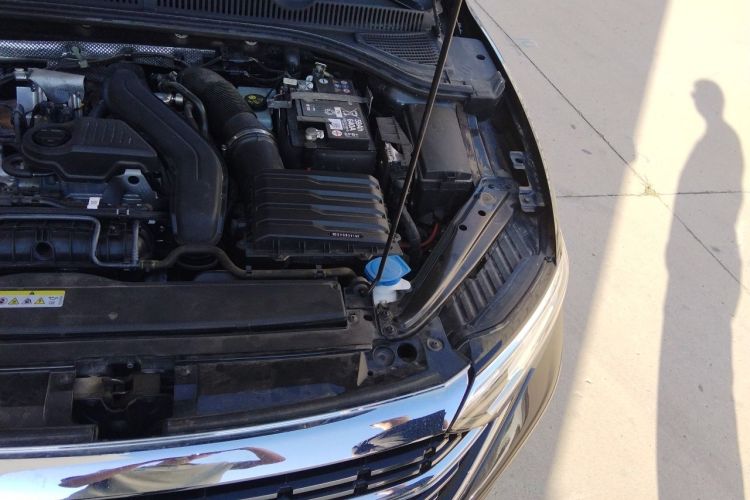 Used Volkswagen Sagitar 2023 300TSI DSG Excellence Edition Engine Bay Left