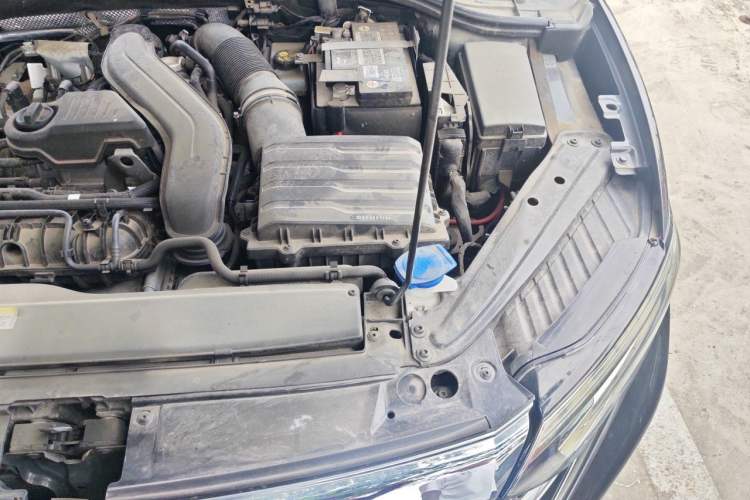Used Volkswagen Sagitar 2023 300TSI DSG Excellence Edition Engine Bay Left