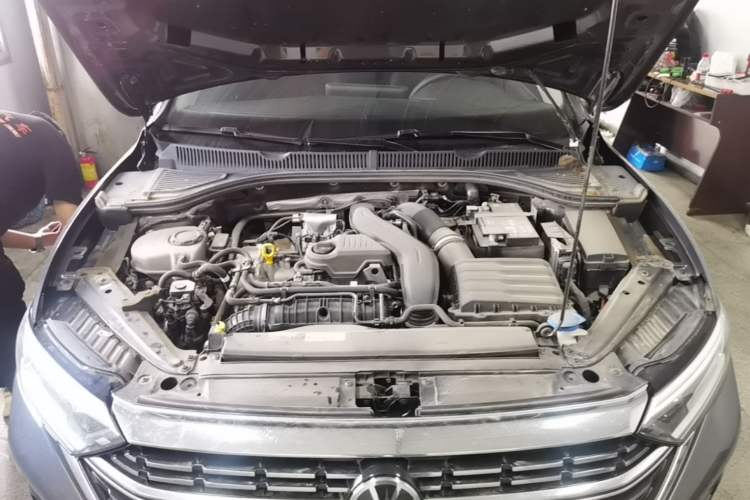 Used Volkswagen Sagitar 2023 300TSI DSG Excellence Edition Engine Bay
