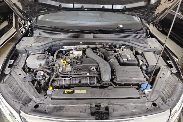Used Volkswagen Sagitar 2023 300TSI DSG Excellence Edition Engine Bay