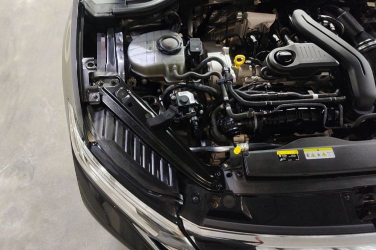 Used Volkswagen Sagitar 2023 300TSI DSG Excellence Edition Engine Bay Right