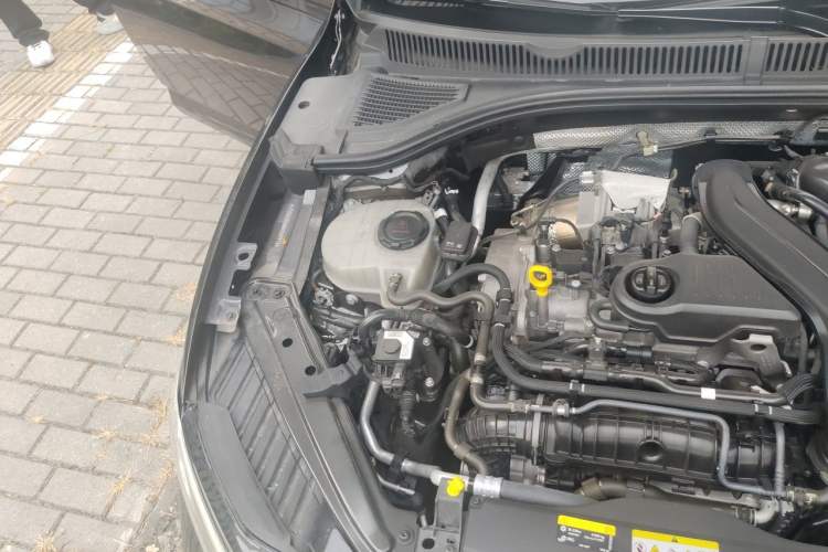 Used Volkswagen Sagitar 2023 300TSI DSG Excellence Edition Engine Bay Right