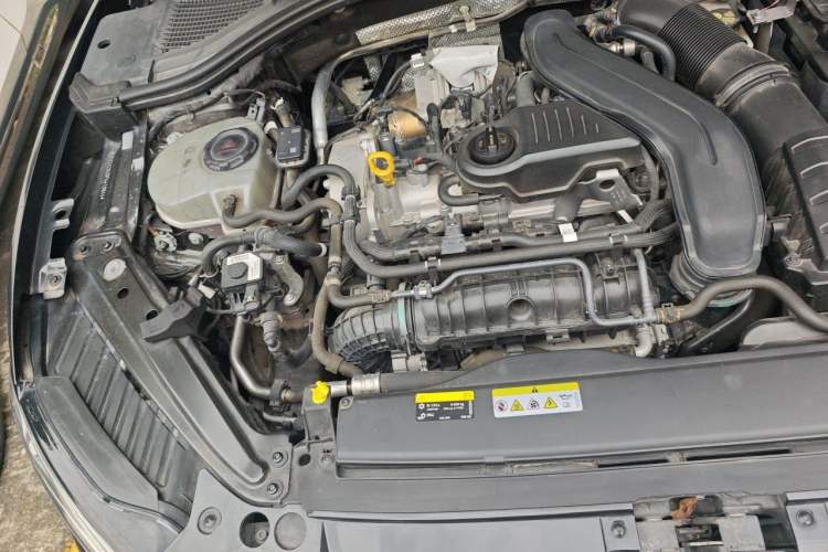 Used Volkswagen Sagitar 2023 300TSI DSG Excellence Edition Engine Bay Right
