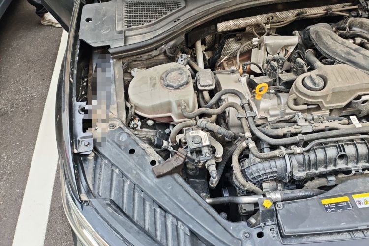 Used Volkswagen Sagitar 2023 300TSI DSG Excellence Edition Engine Bay Right