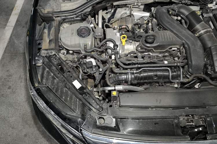 Used Volkswagen Sagitar 2023 300TSI DSG Excellence Edition Engine Bay Right