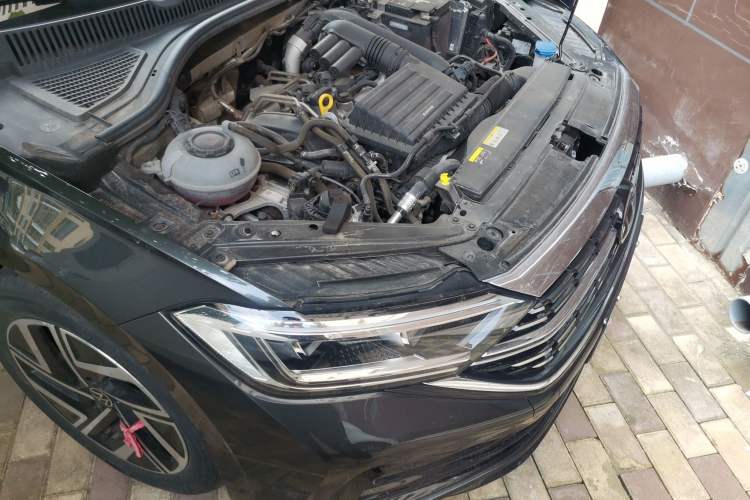 Used Volkswagen Sagitar 2023 200TSI DSG Excellence Edition Engine Bay Right