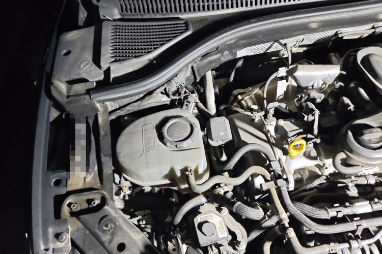 Used Volkswagen Sagitar 2023 300TSI DSG Excellence Edition Engine Bay Right