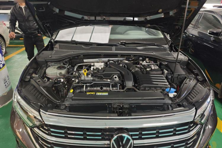 Used Volkswagen Sagitar 2023 300TSI DSG Excellence Edition Engine Bay