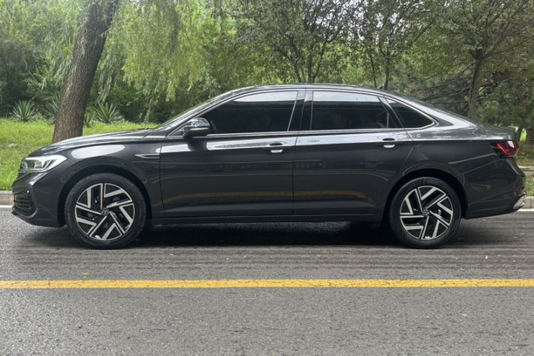 Used Volkswagen Sagitar 2023 300TSI DSG Excellence Edition Exterior 3